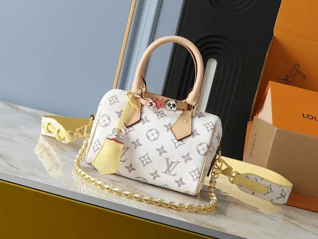 Louis Vuitton Handbags Structured top-handle bag with detachable shoulder strap product detail image 14
