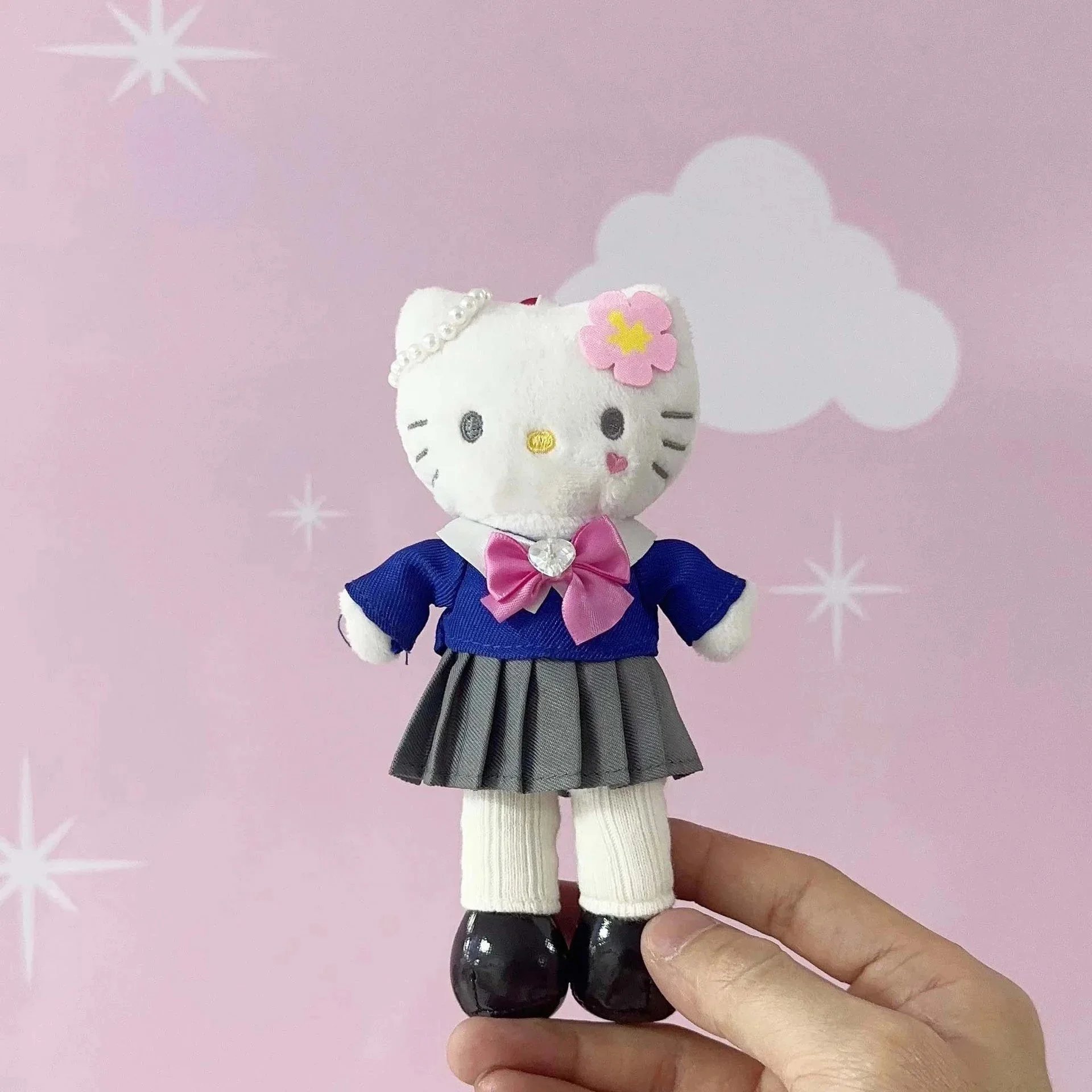 16cm-long legs, Heisei-era heart-shaped buckle, KT