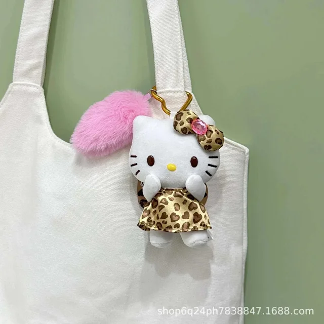 Unbranded Uncategorized Plush cat doll keychain with heart-shaped carabiner product detail image 15