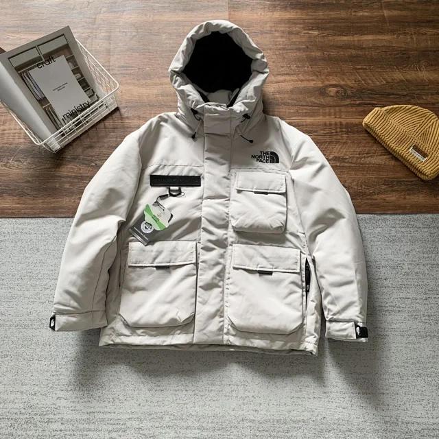 The North Face Down Jackets Hooded four-pocket jacket product detail image 2