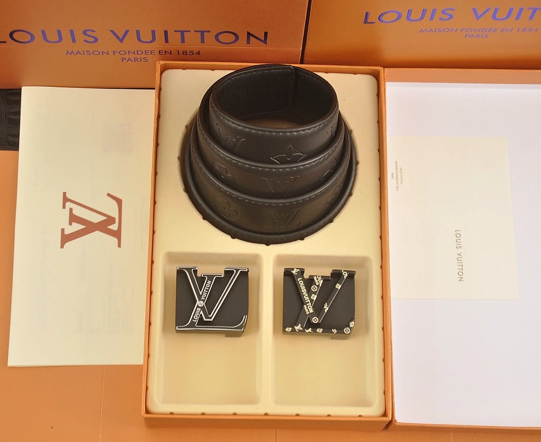 Louis Vuitton Belts LV initial buckle belt — 31