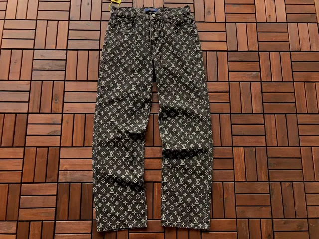 Louis Vuitton Monogram zip-up jacket and jogger trousers product detail image 11