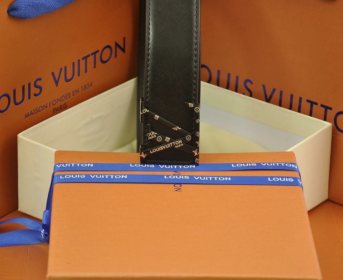 Louis Vuitton Belts LV initial buckle belt image 14