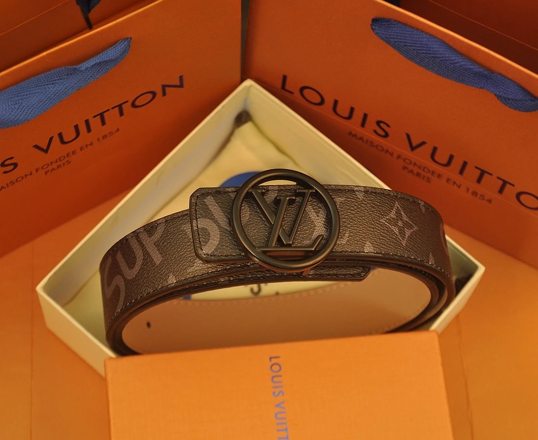 Louis Vuitton Belts LV initial buckle belt — 16