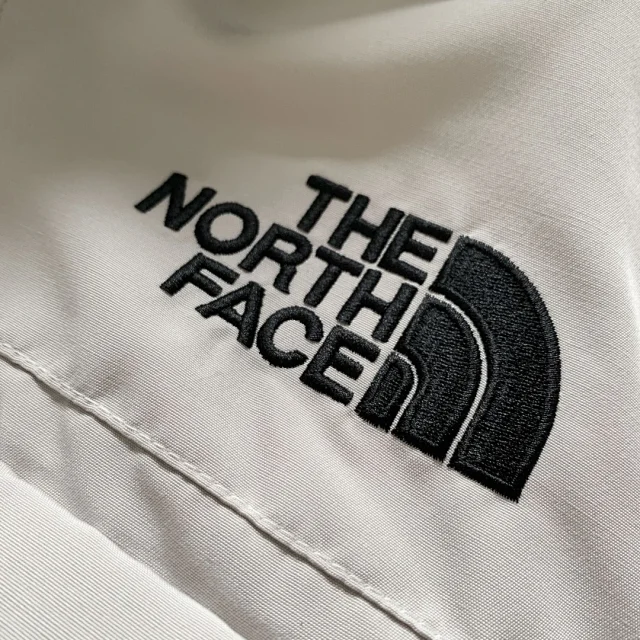 The North Face Down Jackets Hooded four-pocket jacket product detail image 10