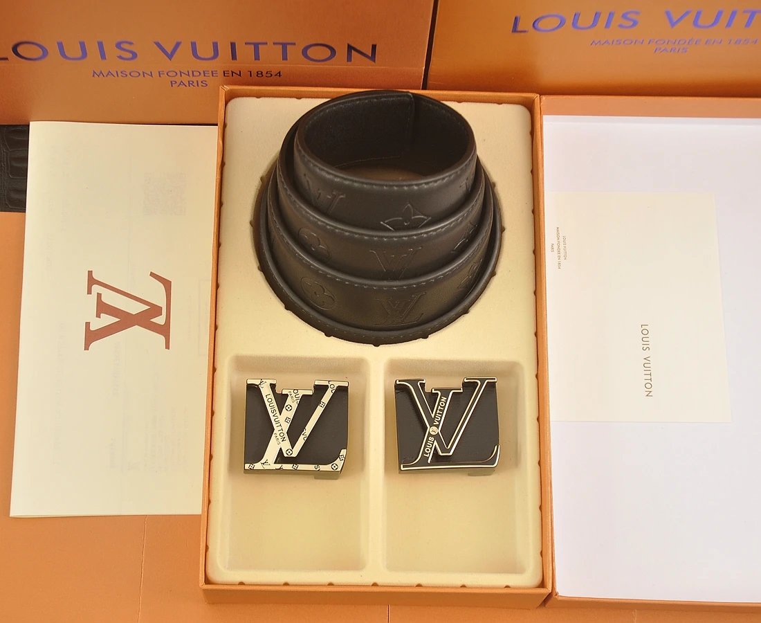 Louis Vuitton Belts LV initial buckle belt — 35