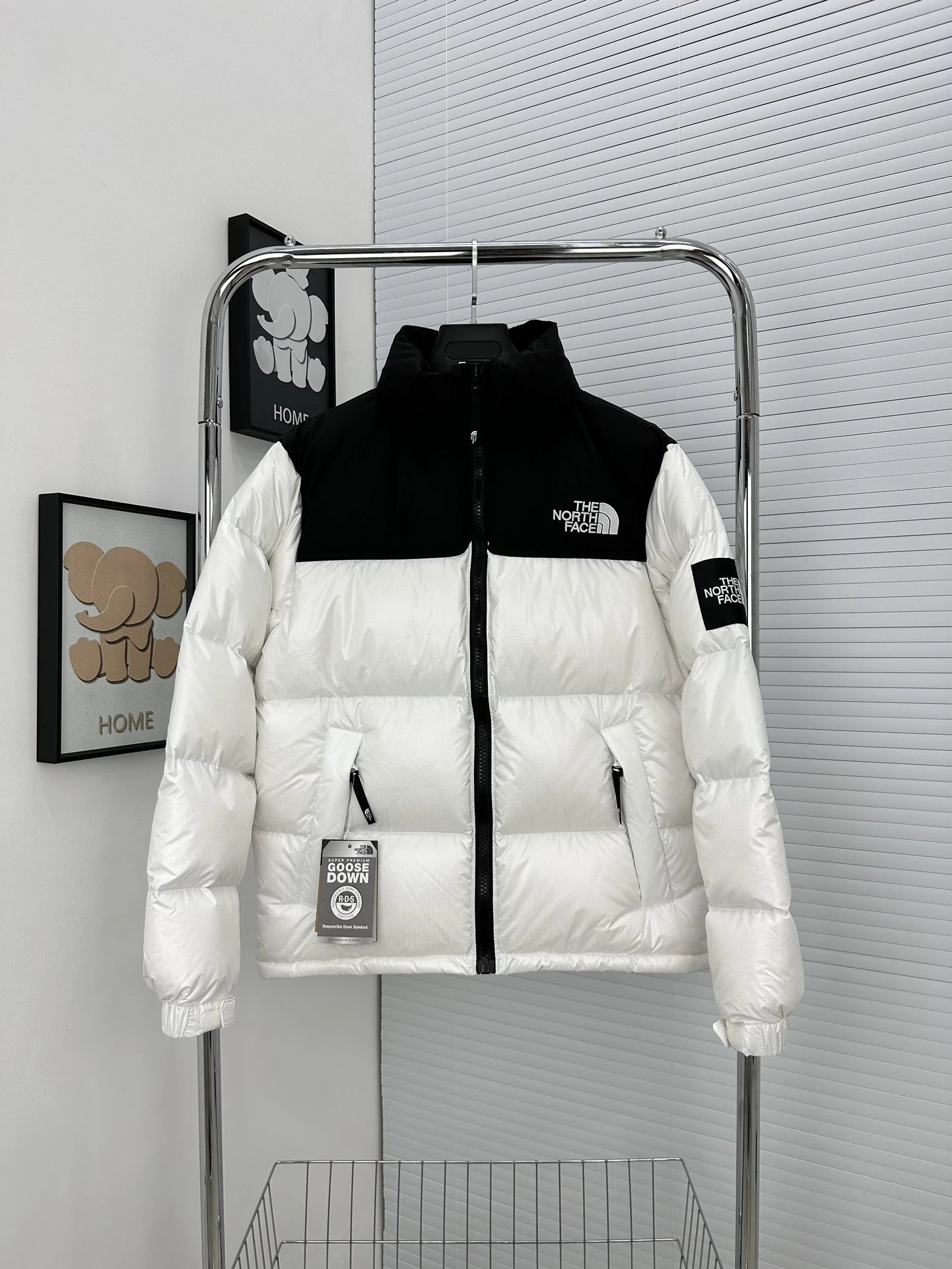 The North Face Down Jackets Color-blocked puffer jacket with stand collar image 12