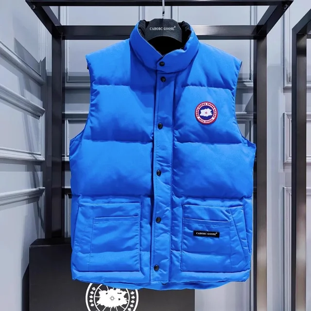 Canada Goose Vests Padded stand-collar snap-front vest with patch pockets product detail image 9