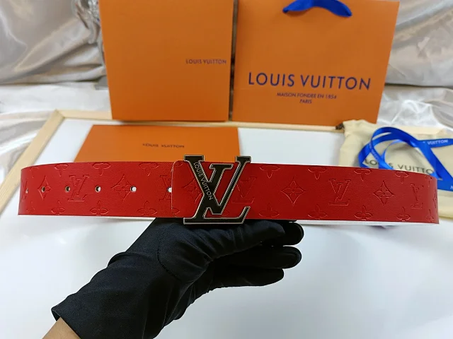 Louis Vuitton Belts Monogram embossed belt with LV buckle product detail image 9