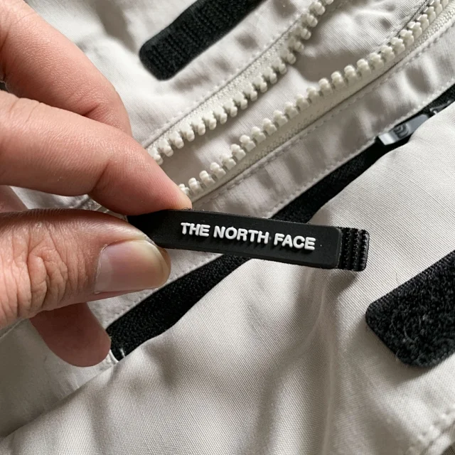 The North Face Down Jackets Hooded four-pocket jacket product detail image 12
