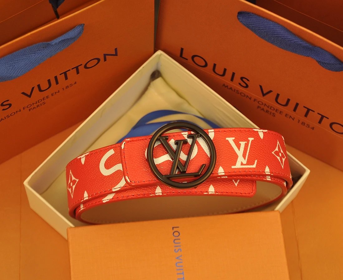 Louis Vuitton Belts LV initial buckle belt — 17