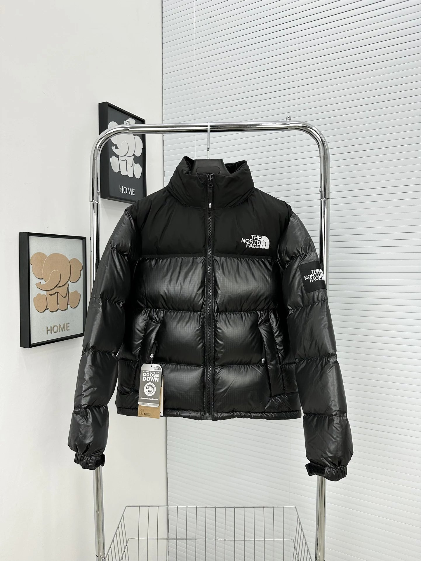 The North Face Down Jackets Color-blocked puffer jacket with stand collar image 11