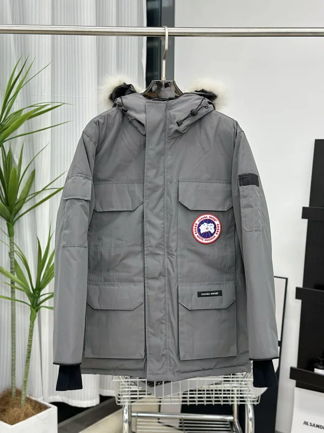 Canada Goose Down Jackets Fur-Trim Hood Four-Pocket Parka product detail image 3