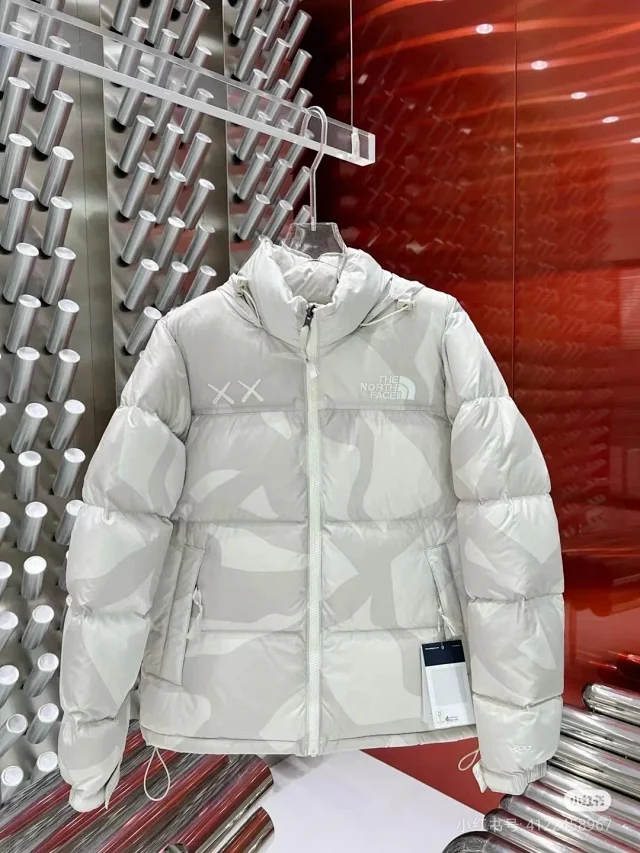 The North Face Down Jackets Color-blocked puffer jacket with stand collar product detail image 13
