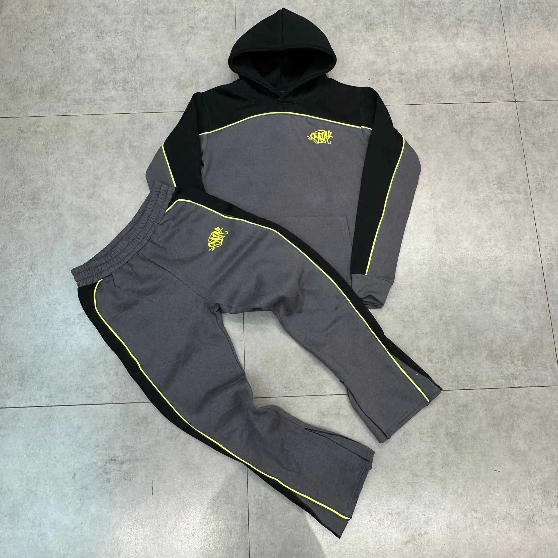 Nike Sportswear Tech Fleece x Central Cee Syna World