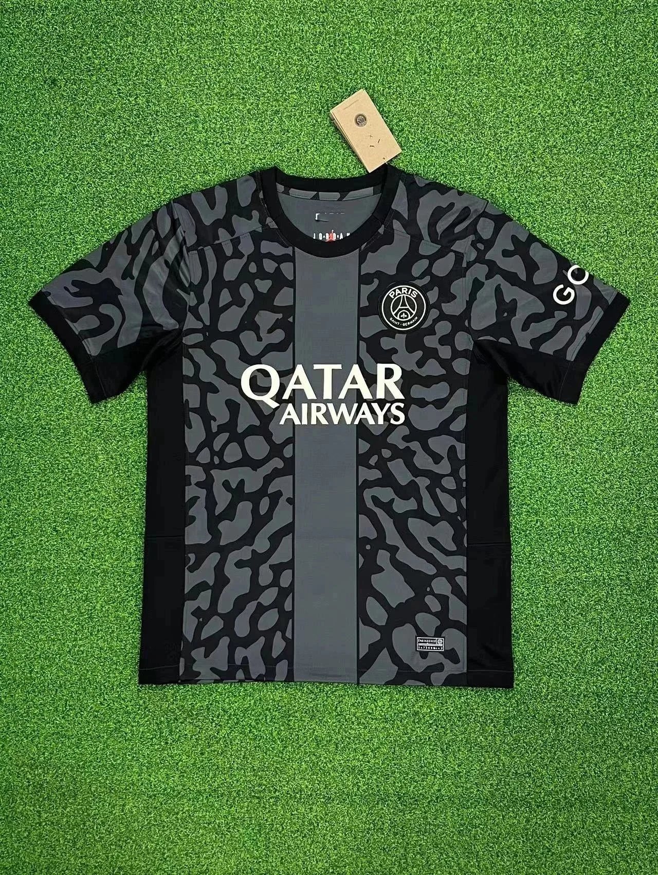 25 Black 006