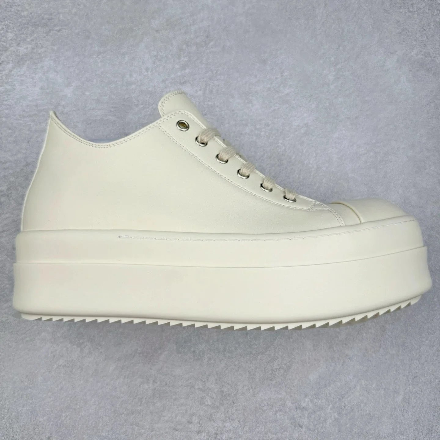 RO pure white thick-soled low-top