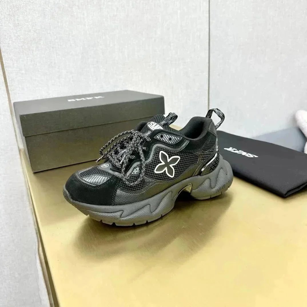 18 Black 005