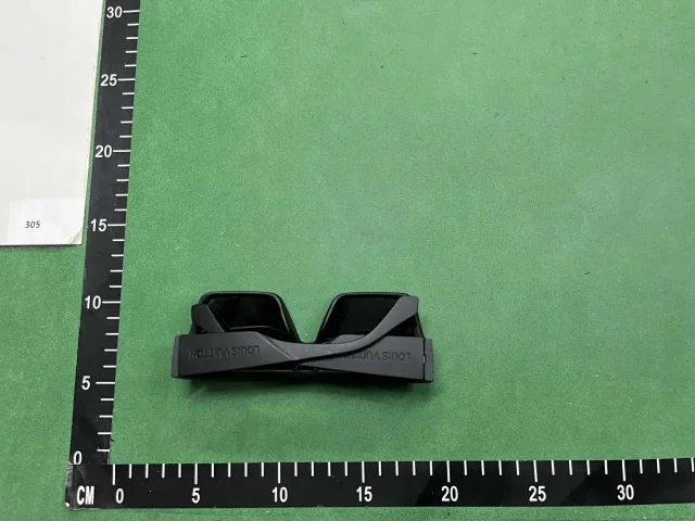 Louis Vuitton Eyewear Oversized shield sunglasses with LV monogram lenses product detail image 5