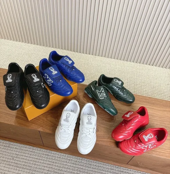 Louis Vuitton Trainer Pink Suede Sneakers - 3