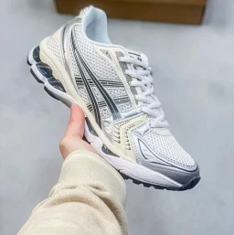 thumbnail for New Fashion 14 shoes to.p