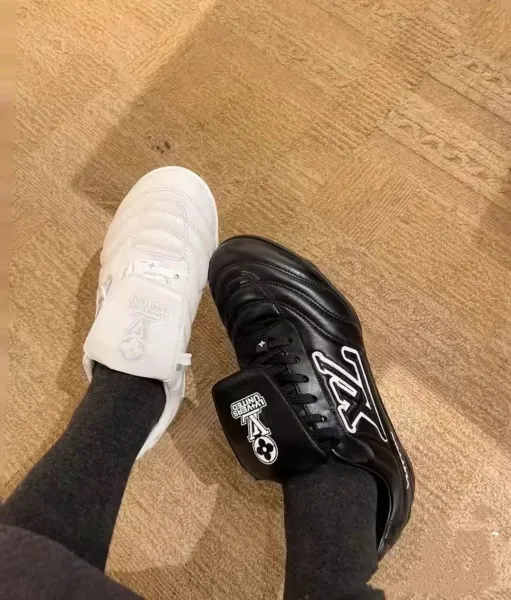 Louis Vuitton Trainer Pink Suede Sneakers - 6