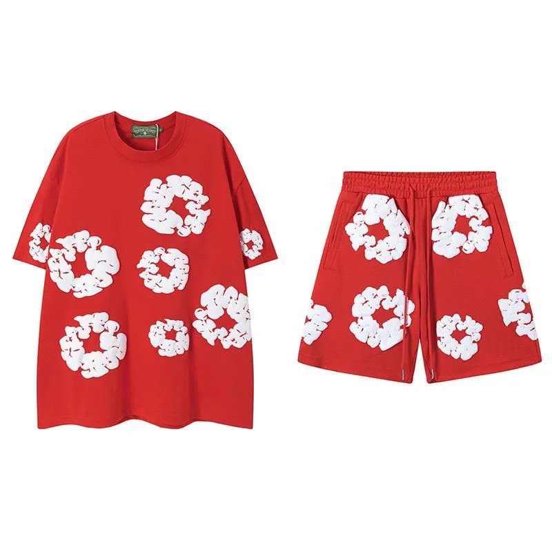 红色套装（短袖+短裤）