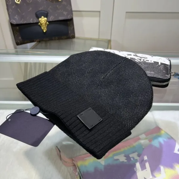 Louis Vuitton Damier Azur Beanie Blue - 9