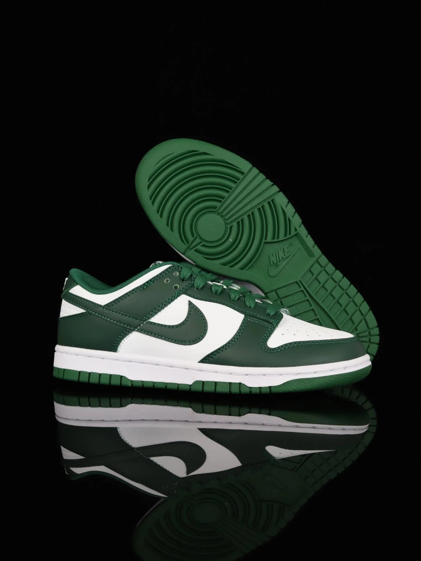 DD1503-101 Varsity Green