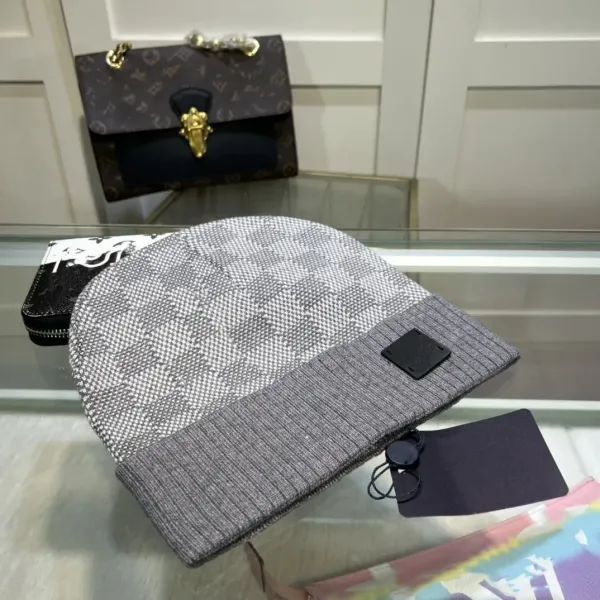 Louis Vuitton Damier Azur Beanie Blue - 8