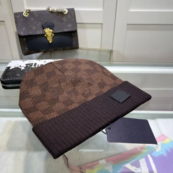Louis Vuitton Damier Azur Beanie Blue - 10