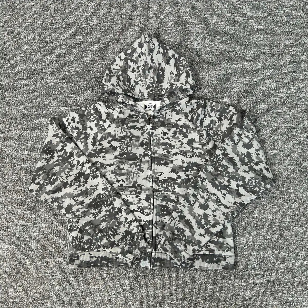 H050 Camouflage Gray