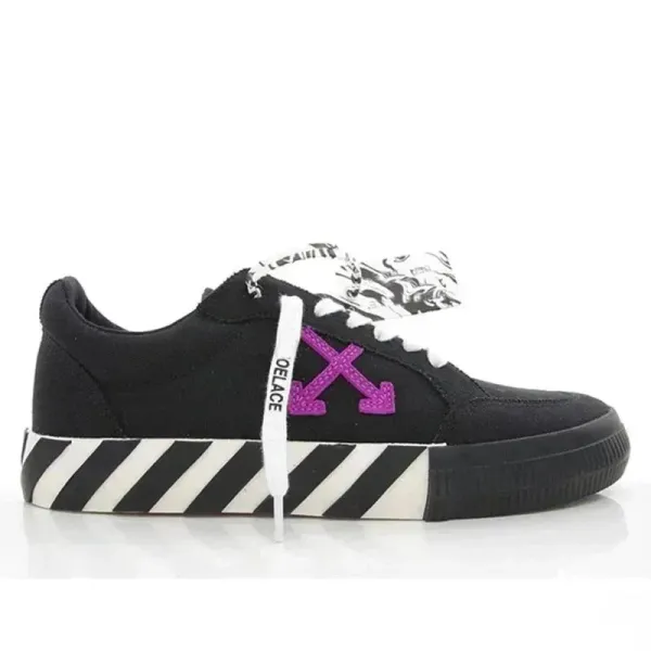 Off-White Diagonal Arrow Low Top White / Black Sneakers - 11
