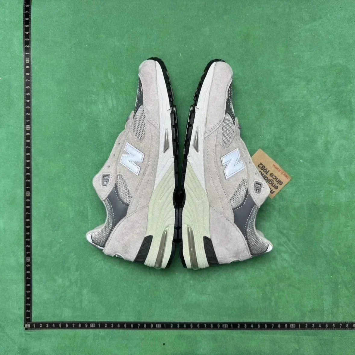 New Balance 991 Black Olive Green Retro Running Shoes