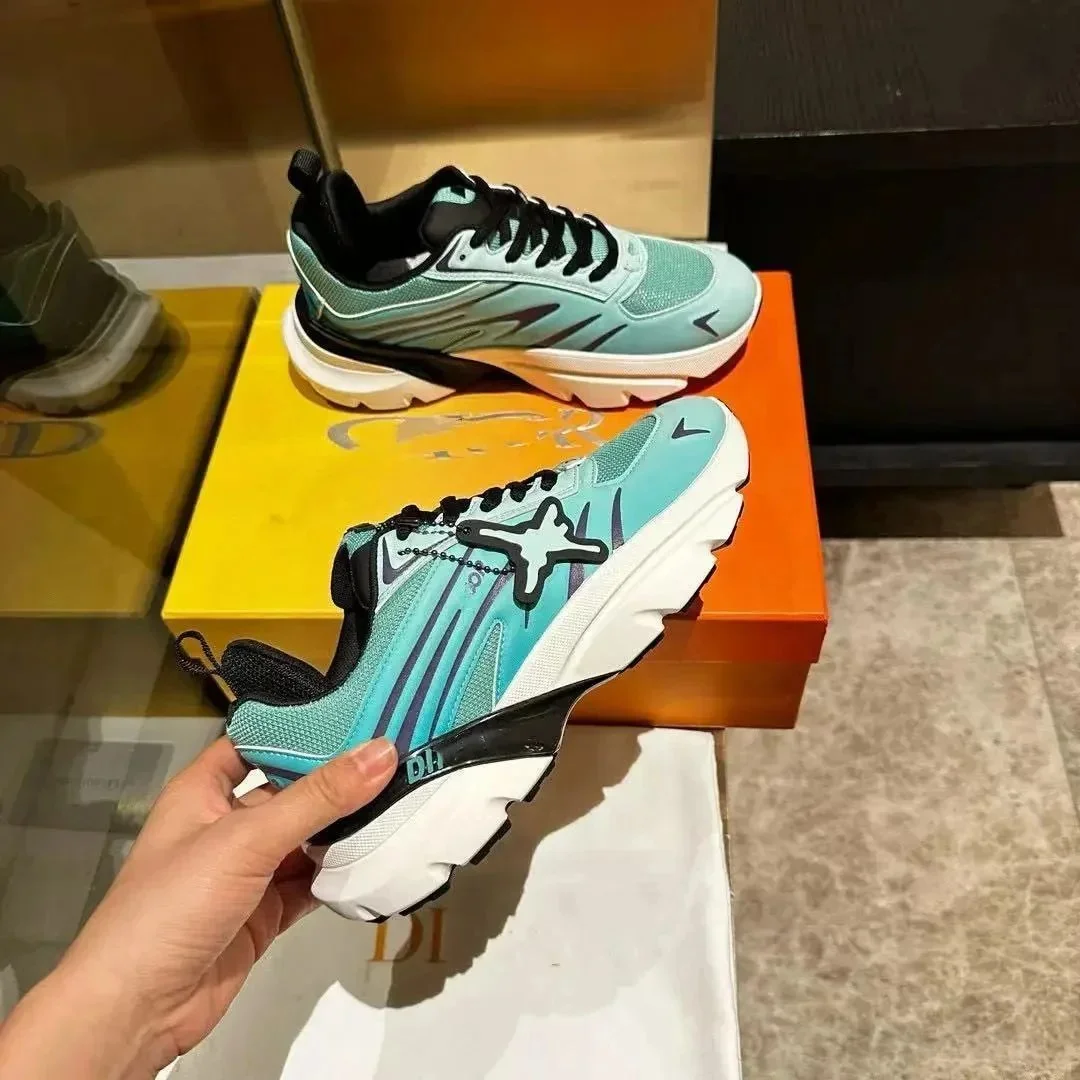 DHL Turquoise Sneake