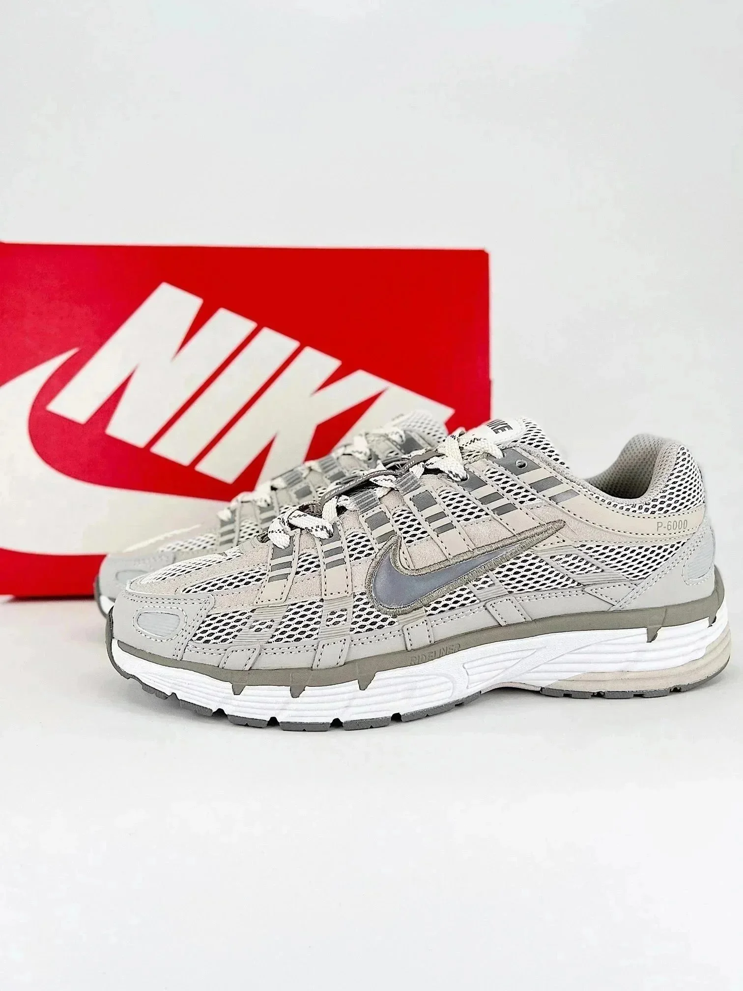 Nike P-6000 Grey Sne