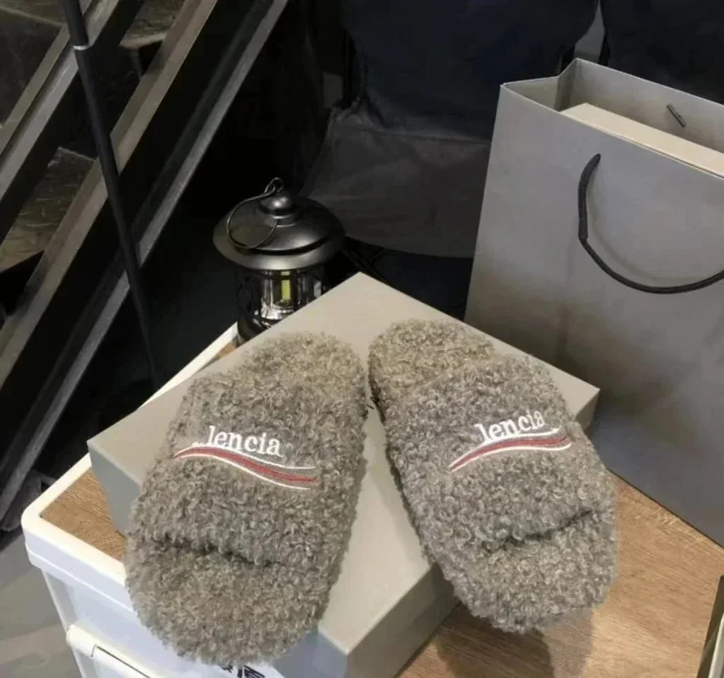 Lencia Grey Slippers