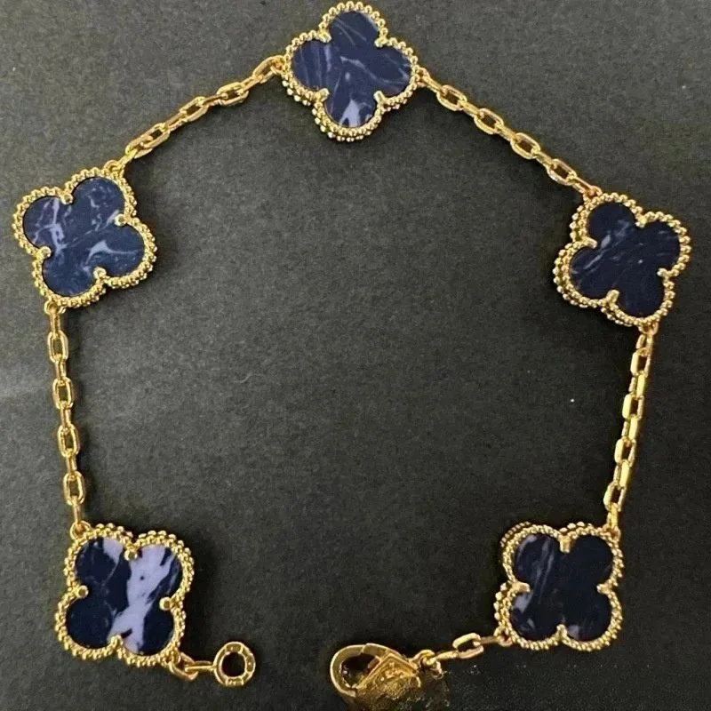 Van Cleef & Arpels B