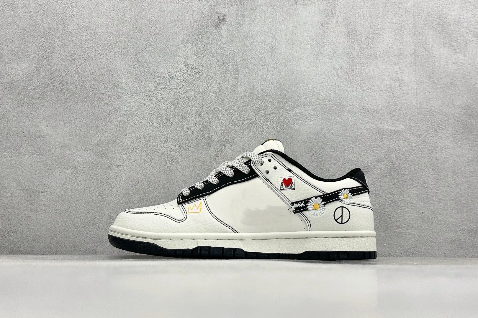 Nike Dunk Low White Sneakers
