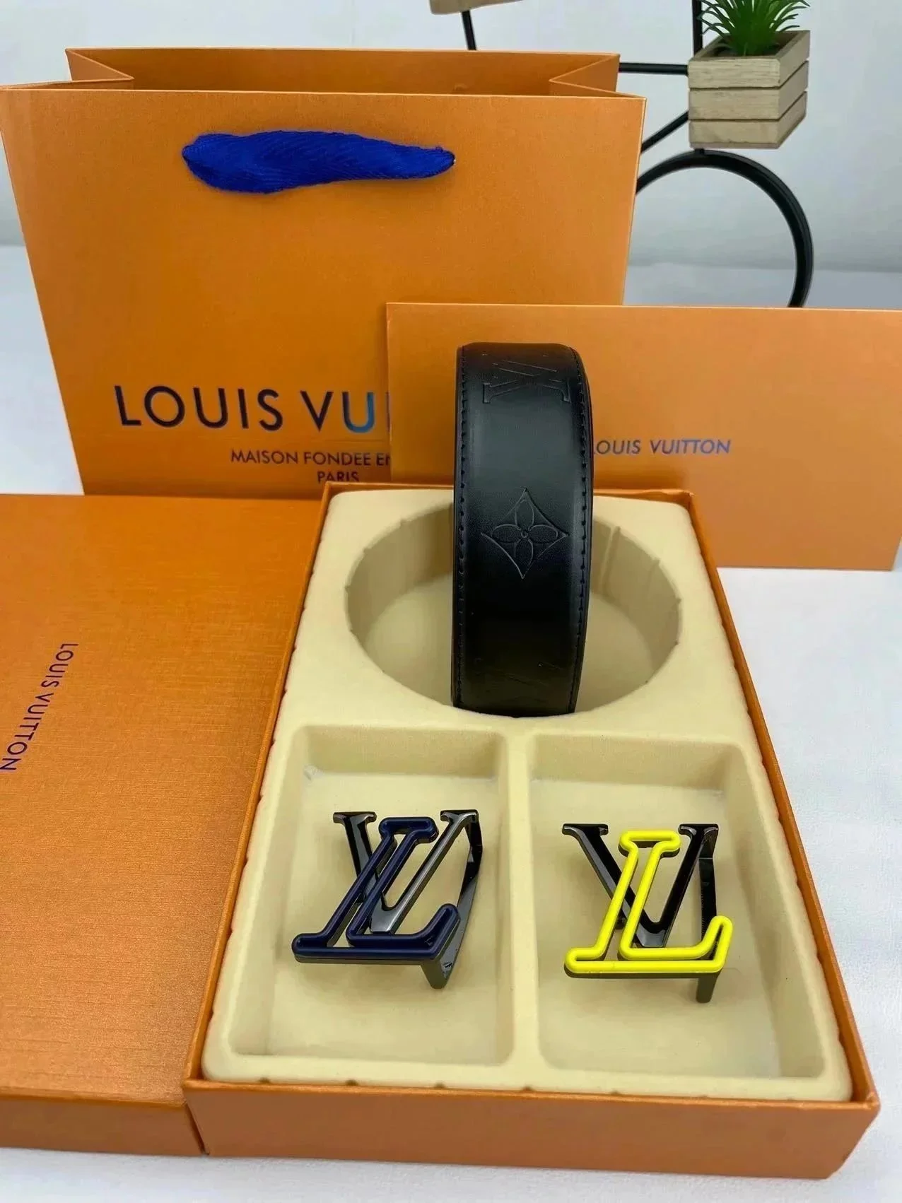 Louis Vuitton Black 