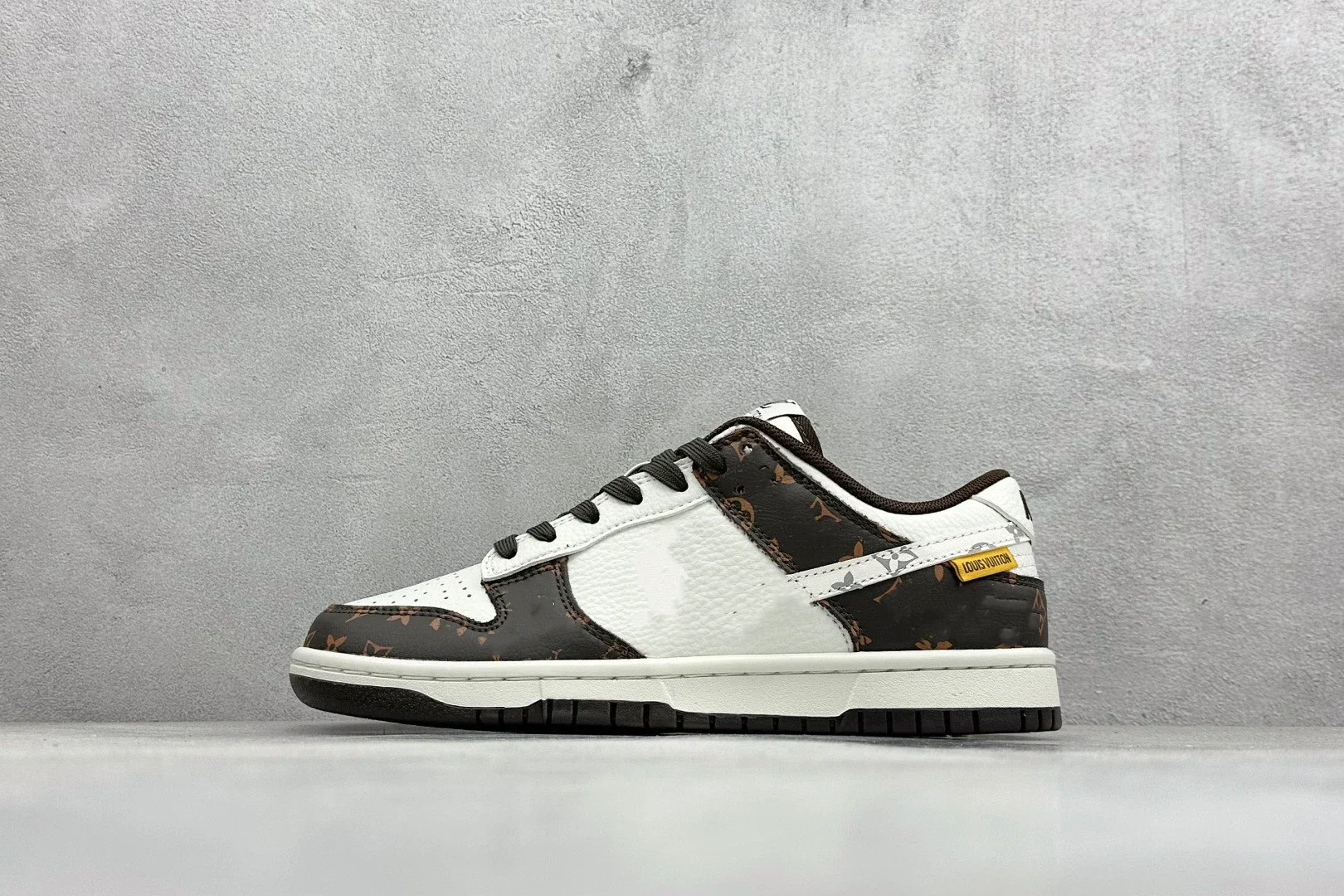 Louis Vuitton Dunk L