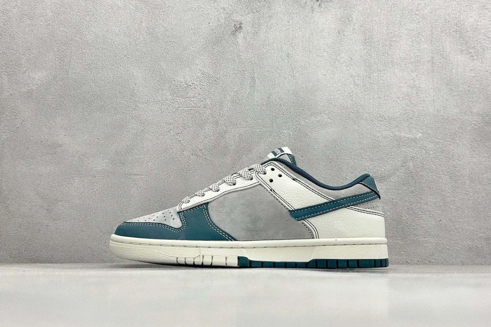 Nike Dunk Low Grey T