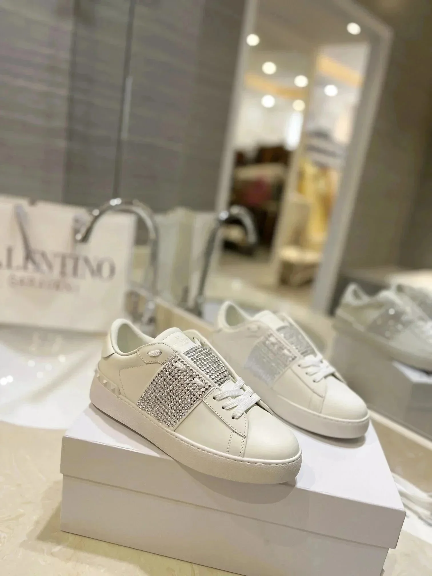 Valentino White Snea