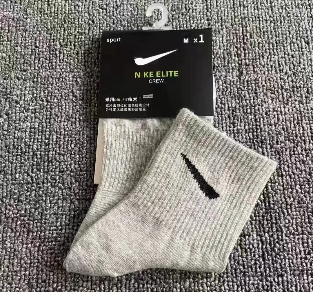 Men's and Women's Socks photo 6