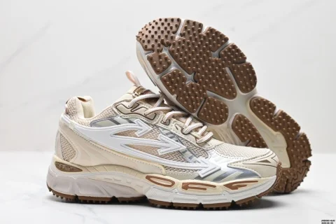 ASICS Gel-Kayano Bei