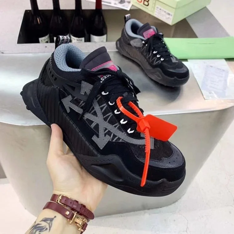 Off-White Black Snea