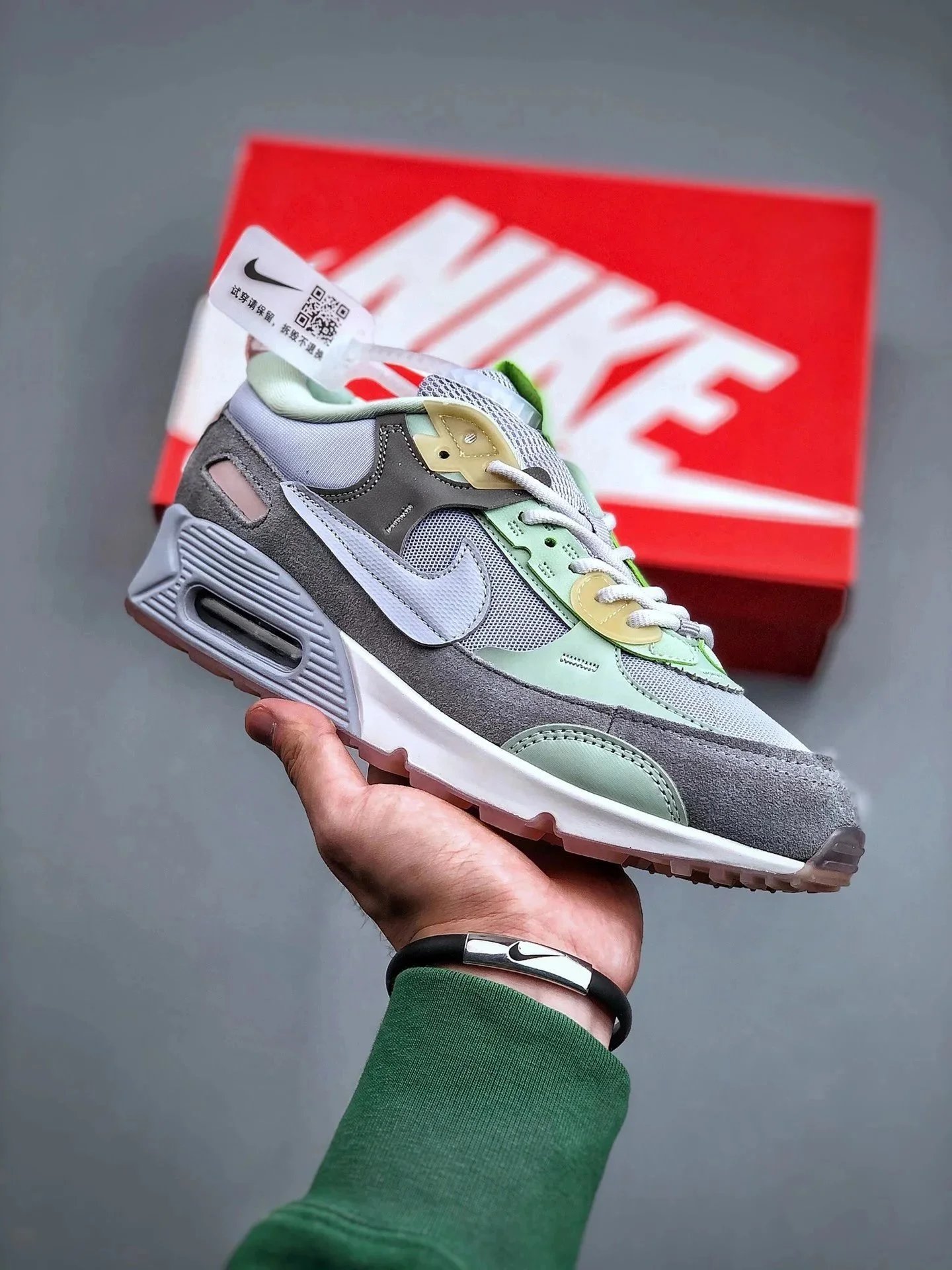 Nike Air Max 90 Grey and Green Sneakers