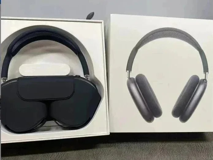 Apple AirPods Max Black Headphones