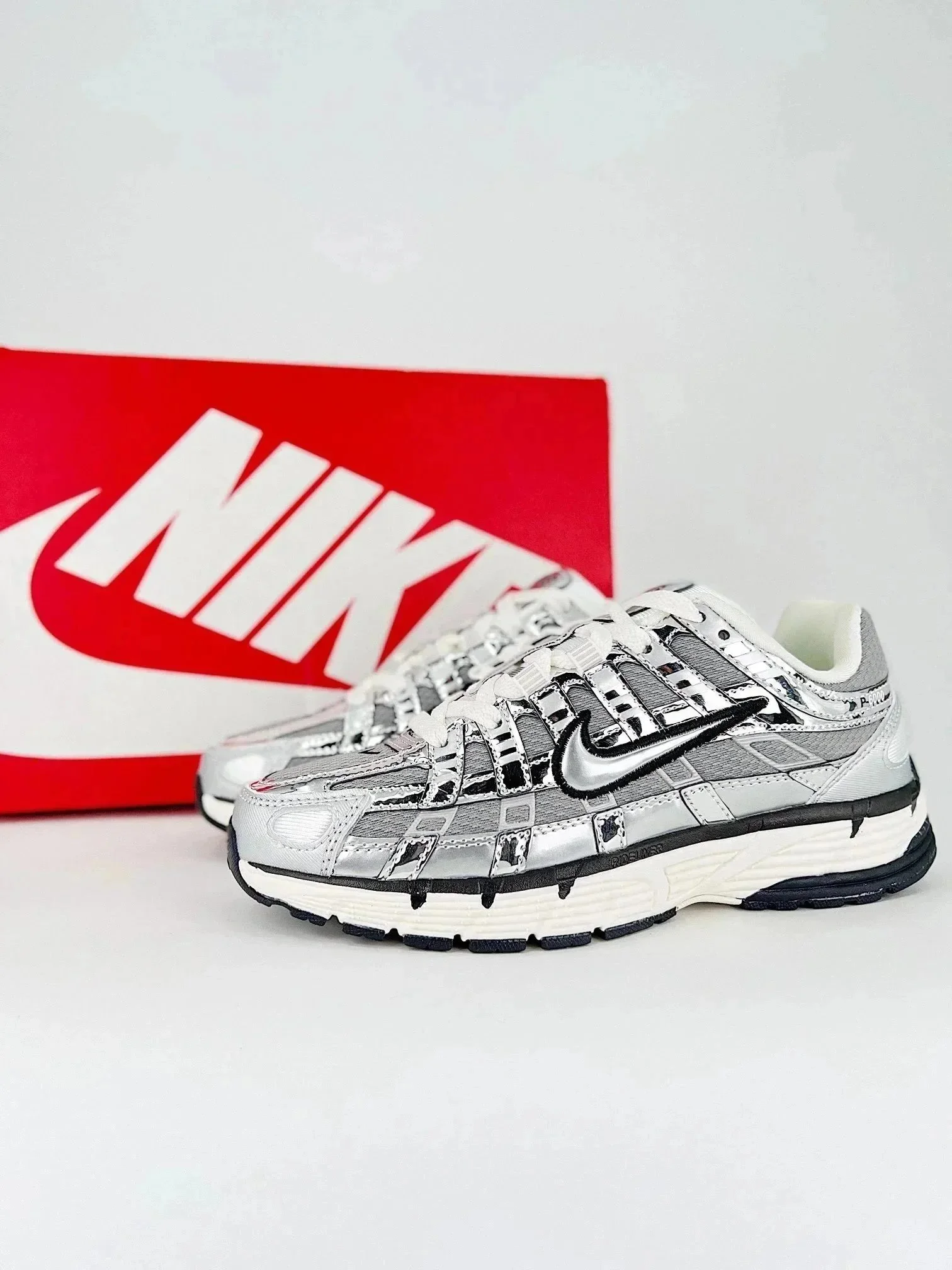 Nike P-6000 Silver S
