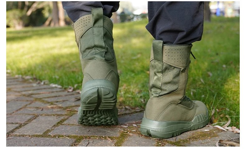 Brown combat training boots photo 8